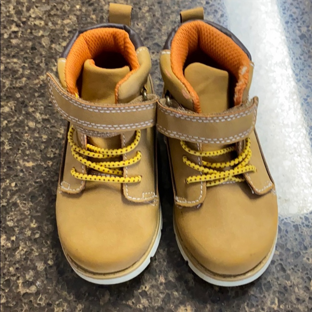 Osh Kosh Toddler Boots Sz 5